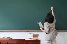 作业考试减少了，老师的压力更大了？名校毕业生感叹老师不好当图片