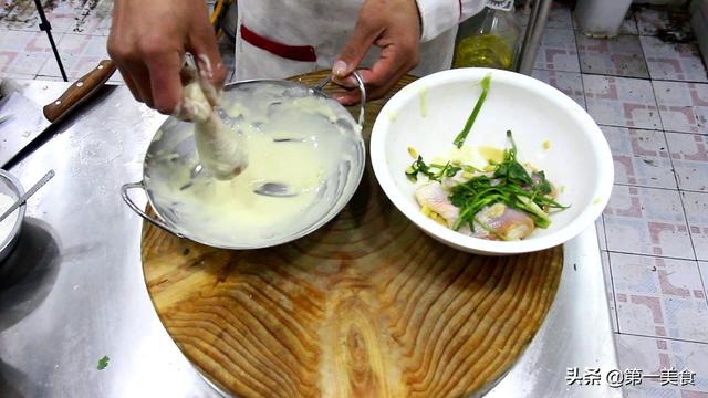 厨师长教你零失败的炸鸡腿做法，外酥里嫩，比店里卖的都好吃