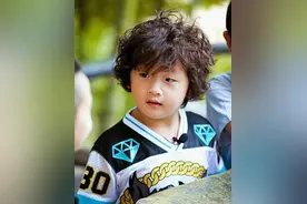 冉莹颖大儿子轩轩从小软萌可爱，如今又高又胖图片