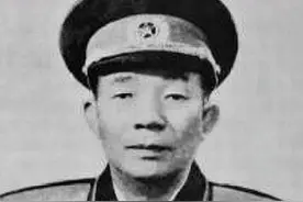 他受尽姑父一家苛待，32年成“开国中将”回乡，姑父：我亲侄儿图片