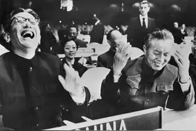 1971年我国第一次参加联合国会议，“乔的笑”震碎了联合国的玻璃图片