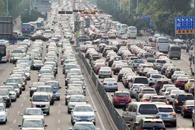 长期短途开车伤车吗？老司机建议这么做，不然没出质保期就报废了视频封面