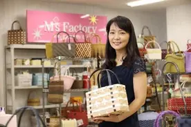 日本50岁美女主妇离婚创业，变身年收入7亿的富婆，独享亿元豪宅图片