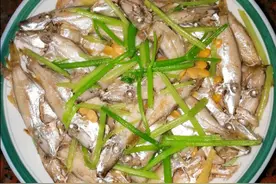 春季鱼肉鲜嫩正当时，来试试潮汕人最爱的海鱼之一，豆酱焖剥皮鱼图片