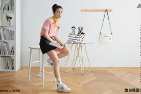 清甜少女张子枫成为NB代言人，身穿糖果T，走起运动风图片