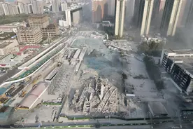一个时代的结束！郑州16层中科大厦今日爆破拆除，现场太震撼图片