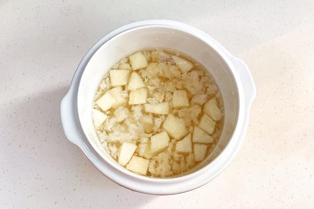 40岁女人开始吃燕窝 2026年40岁女人开始吃燕窝可以吗