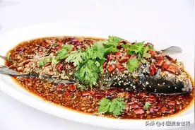 蒜爆鱼出锅后鱼肉鲜嫩、蒜香味十足，滋味鲜美得地让人难以忘记图片