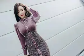 轻奢金丝绒的打底包臀连衣裙，小香风的气质，奢华性感的造型图片