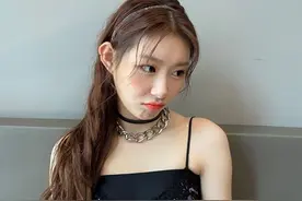 李彩领，小表情到位图片