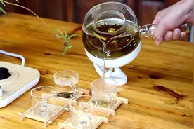 获德国红点奖的三合一煮茶器，一体玻璃成形，煮倒一体，颠覆传统图片
