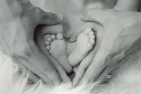 3岁女童怒斥爷爷不要碰她，孩子的性教育过头了？图片