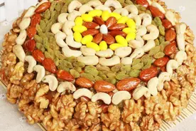 老外买切糕，手里就拿着20块，老板：这是知道套路啊图片