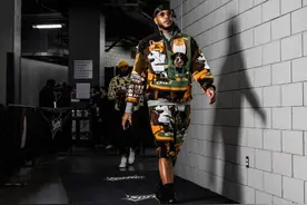 潮流范，安东尼走进摩达中心备战开拓者图片