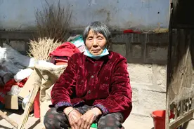 父母双亡，８旬奶奶拾荒养大孤孙：我走了，希望孩子找个好人家图片