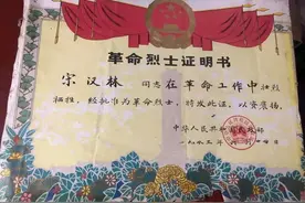 泪目！年过七旬的弟弟和“21岁”的哥哥重逢了……图片