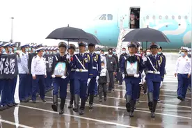 魂归故里！洱海救火牺牲烈士回家，河北人民以最高礼仪迎接图片
