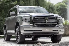 坦克600实车图曝光，外观很霸气，背挂式备胎，搭载3.0T动力图片