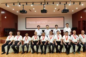 发扬榜样精神 凝聚奋进力量 安徽巢湖经开区召开庆祝中国共产党成立100周年座谈会图片