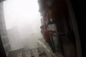 14岁初中生赖床被母亲掀被愤而跳楼！要命的起床气，究竟在气啥？图片