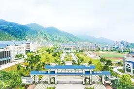 云浮技师学院：岁月如歌谱华章图片