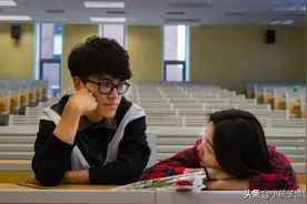 你喜欢的女人有这些表现，说明她不喜欢你，仅仅是想吊着你图片