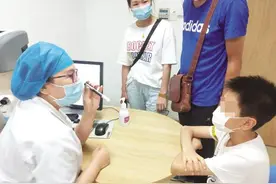 “神兽”出笼 惊觉视力下降 厦门市儿童医院眼科主任杨晖提醒，近视重在预防，切勿用眼过度图片
