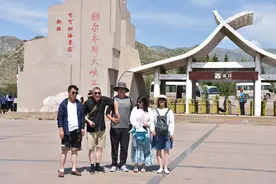 在可可托海里的额尔齐斯大峡谷图片
