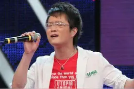 知名歌手海峰跳楼去世！患抑郁症多年，凭《我爱记歌词》爆红全国图片