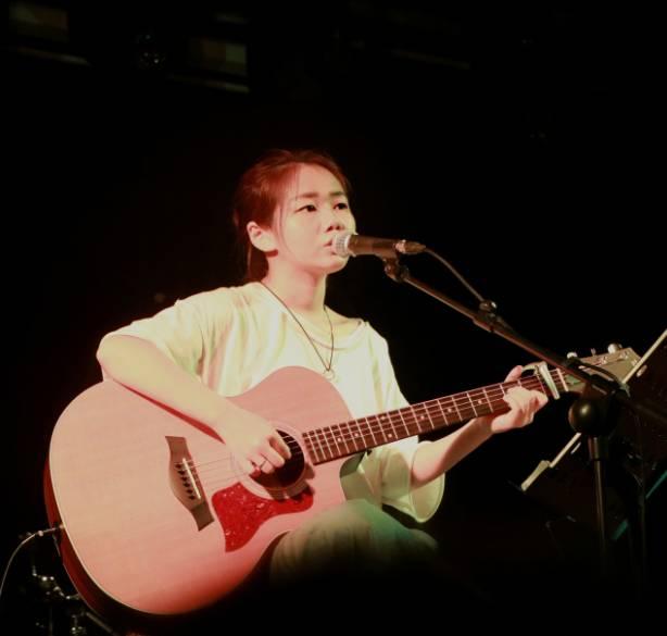 来看看哪个因剽窃而爆火的花粥