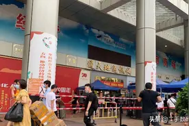 华强北爱思改绿全流程，二手iPhone翻新之后成国行全绿？图片