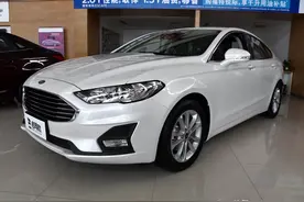 便宜的雪佛兰遇上便宜的福特，买车推荐谁？蒙迪欧VS迈锐宝XL图片