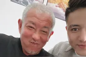 “5岁”老人遇上山东小伙，一碗拉面感动无数人图片