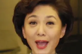 央视主播海霞被疑隔空示爱？丈夫是清华教授，女儿气质遗传母亲图片