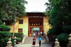 南华寺是中国佛教名寺之一，宋初赐名“南华禅寺”，沿用至今图片