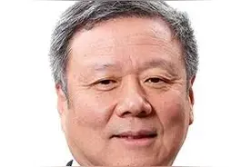 中国联通董事长王晓初卸任图片
