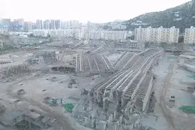 “楼坚强”躺平，丽阳星城周边那些墙裂的房屋怎么处理？官方消息来了图片