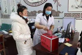 【本土】小“红箱”来串门图片