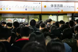 中国地铁的地狱模式，在广州图片