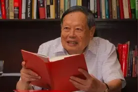 获雨果奖的科幻巨作《三体》，为何被杨振宁说看不下去？原因有2图片