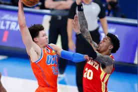尴尬！NBA出现两队“撞色”事件 雷霆半场更换球衣：对手问题图片