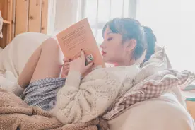 故事：出车祸后她被男友抛弃，照顾她的帅医生表白“让我来爱你”图片