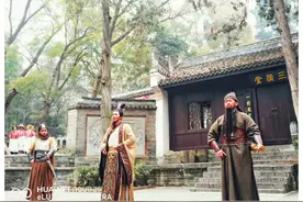 游襄阳古隆中 偶遇刘皇叔图片