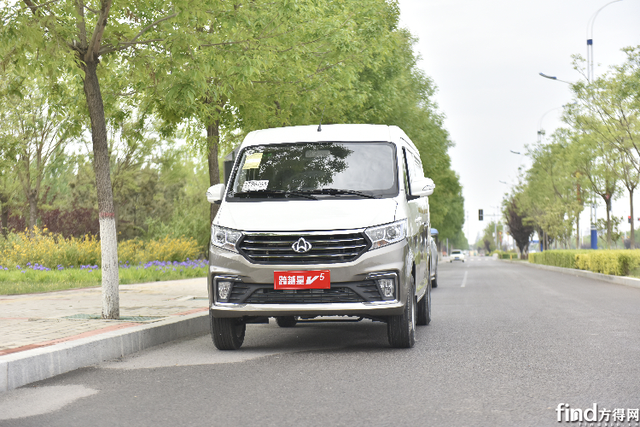 长安跨越星V5到底有多能装？最大容积 5.48m³，多拉快跑才是王道