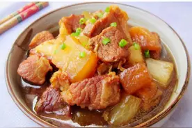 炖肉时，放什么料很关键，多加3种料，炖好的肉香气扑鼻，好吃图片