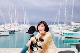 姐妹两50元租了一辆电瓶车去打卡三亚的富人区半山半岛图片