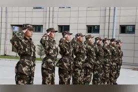 武警甘肃总队新兵二大队：整齐划一！新兵第一次队列会操赏心悦目图片
