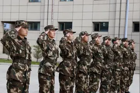 武警甘肃总队新兵二大队：整齐划一！新兵第一次队列会操赏心悦目图片