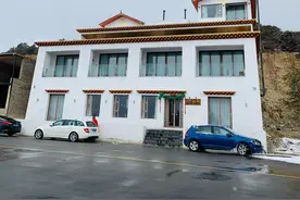 踏雪寻梅亲子游，三家人三部车，春节自驾大理、香格里拉图片