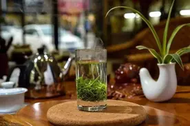 杯子留下的茶垢如何正确处理？几招教你正确冲洗茶垢图片